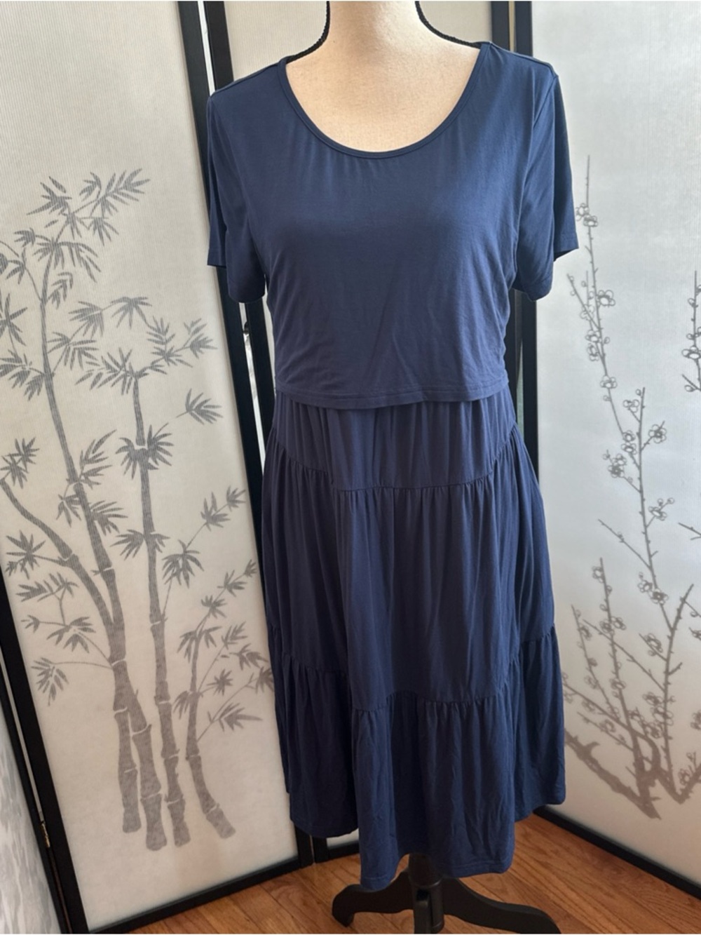 Women's Navy Short-Sleeve Tiered Midi Nursing Dress